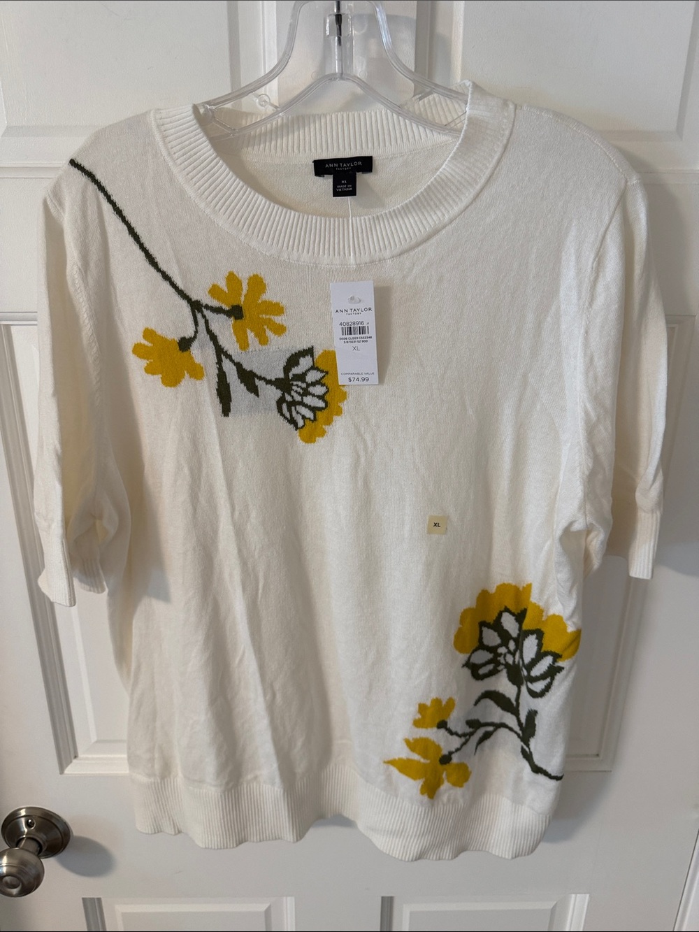 NWT Ann Taylor Factory Cream Floral Motif Short Sleeve Sweater 100% cotton XL